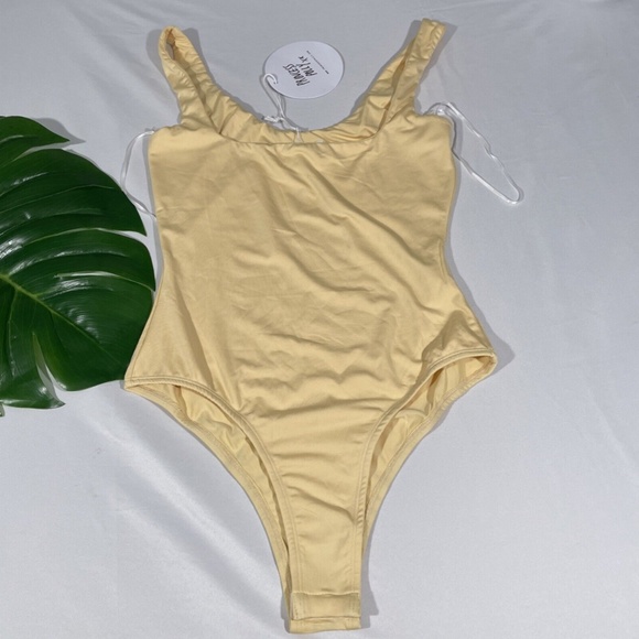 NWT Princess Polly [ 4 US ]‎ Tamikah Square Neck Bodysuit in Yellow - Picture 3 of 12